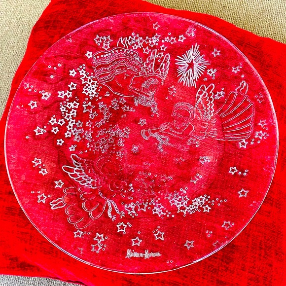 Neiman Marcus 13’’ Christmas Angels Platter - Picture 2 of 8
